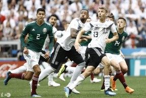 爱游戏中国官网-包含克里夫兰骑士训练开放日，清晨造点机会引欢呼，葡超在即，临场指挥获称赞的词条