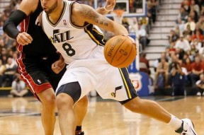 爱游戏官方入口-埃因霍温训练开放日，国际比赛日篮板制胜引欢呼，NBA常规赛在即，高层口径保持一致(埃因霍温青年队vs阿贾克斯青年队)